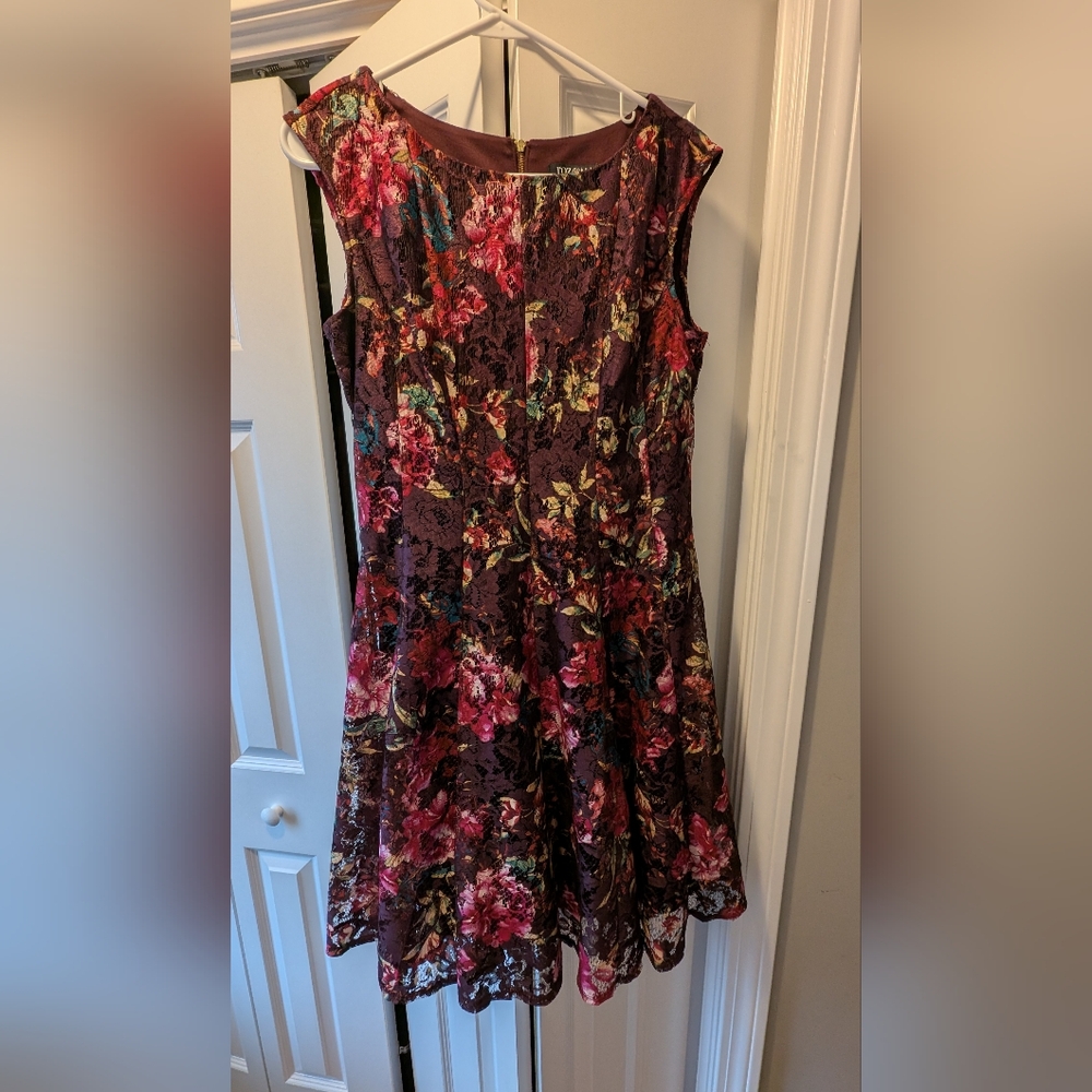 Floral sleeveless dress with lace overlay